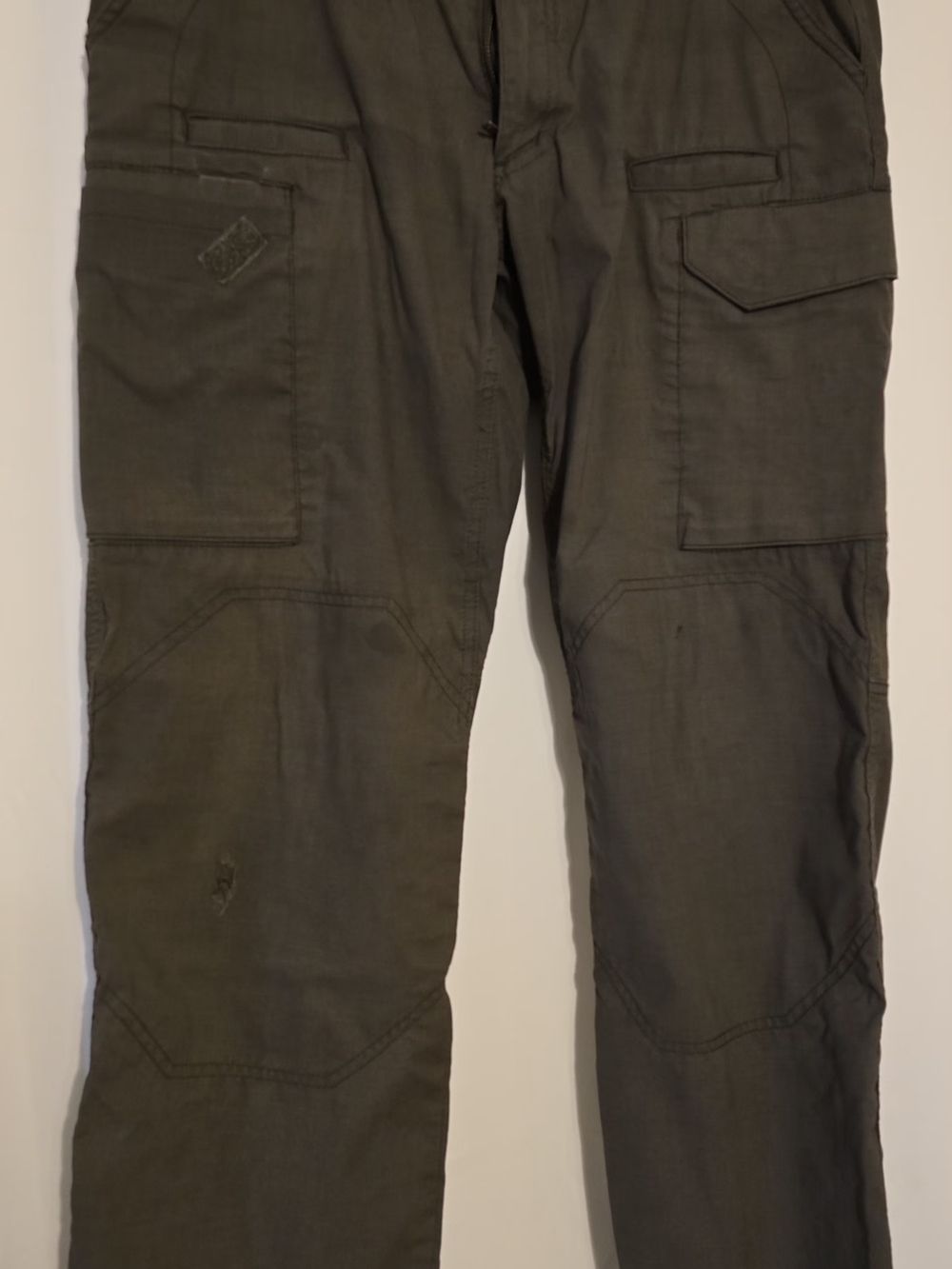 Men's Olive Cargo Pants with Utility Pockets